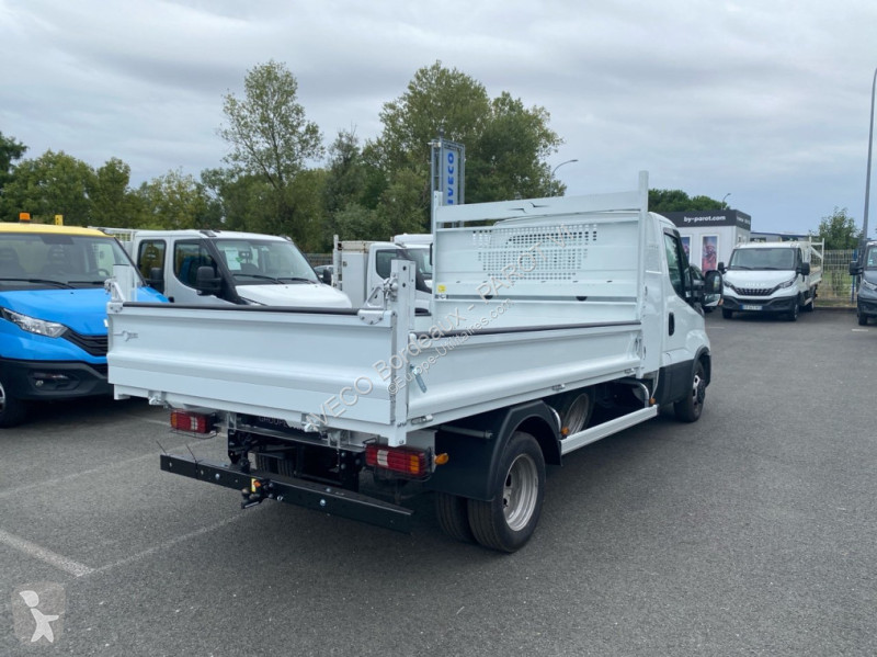 Véhicule utilitaire Iveco 35C16H3.0 empattement...