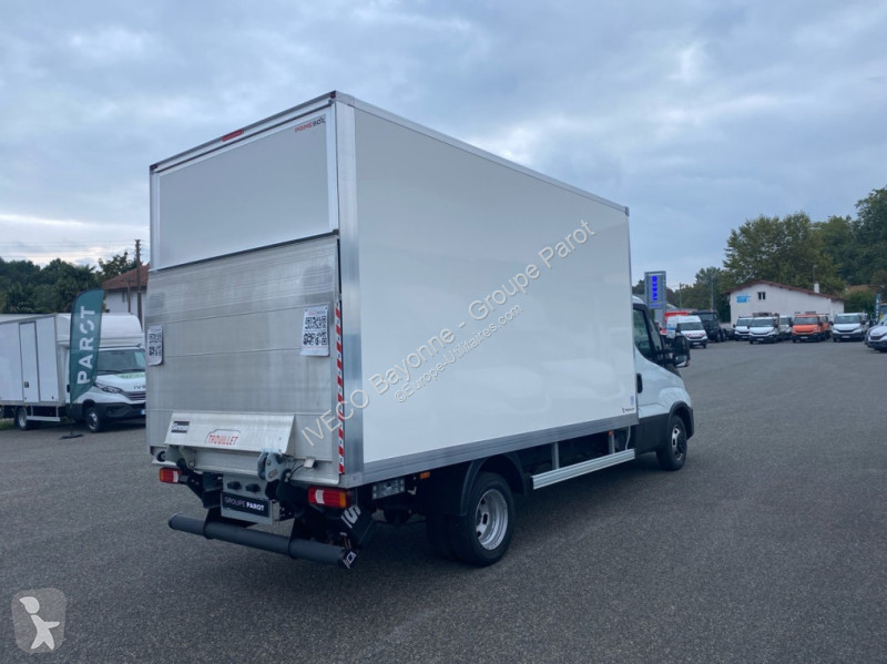 Véhicule utilitaire Iveco 35C16H3.0 empattement...