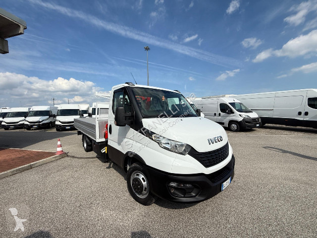 Autoutilitară Iveco DAILY 35C14 CASSONE CON GRU