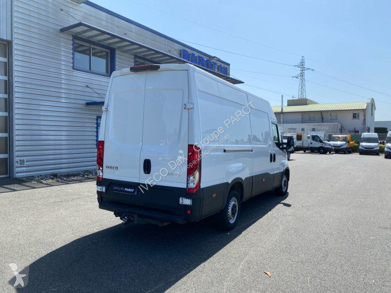 Veicolo commerciale Iveco 35S14 V12