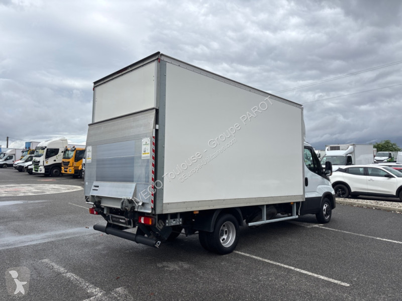 Nyttofordon Iveco 35C16H3.0 empattement 4100