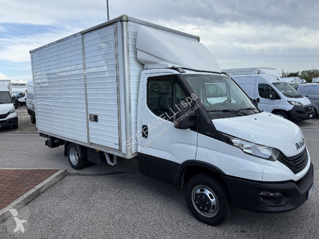 Veículo utilitário Iveco DAILY 35C14H BOX + SPONDA