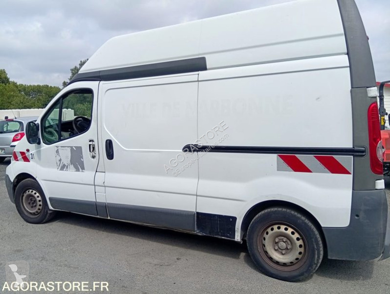 Véhicule utilitaire Renault TRAFIC