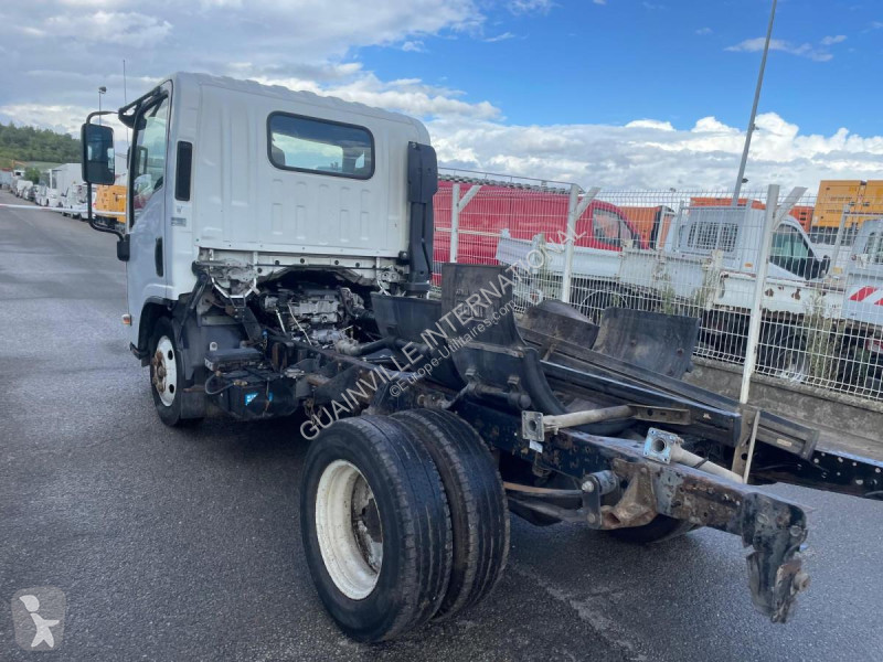 Véhicule utilitaire Isuzu