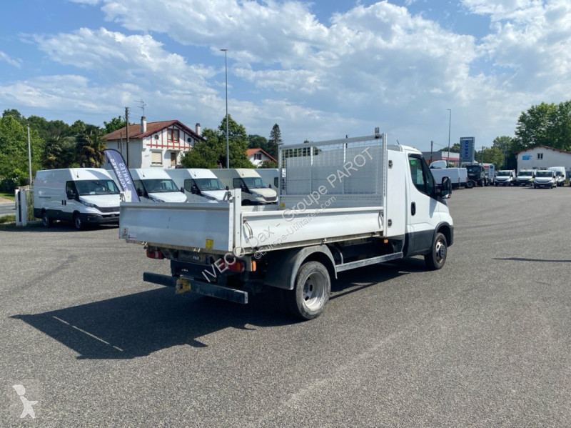 Furgoneta Iveco 35C16H3.0 empattement 3750