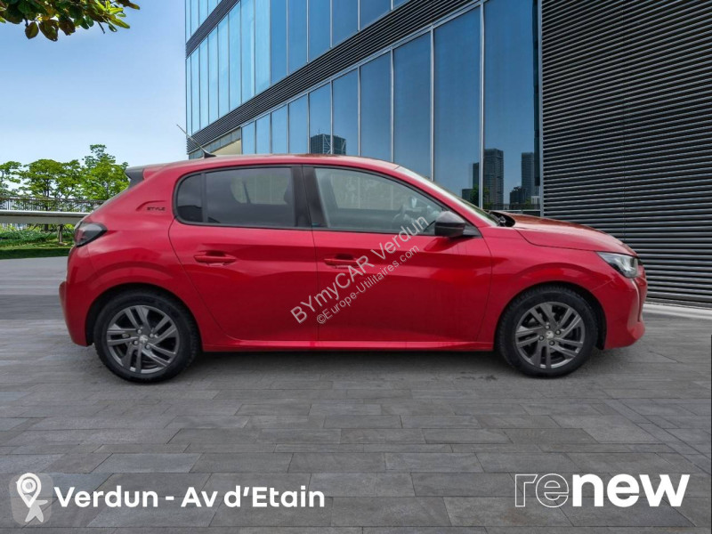 Véhicule utilitaire Peugeot 208 PureTech 100...