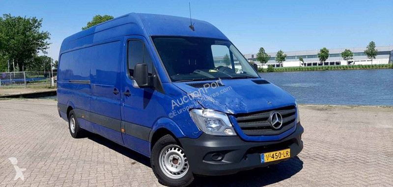 Véhicule utilitaire Mercedes  Spinter