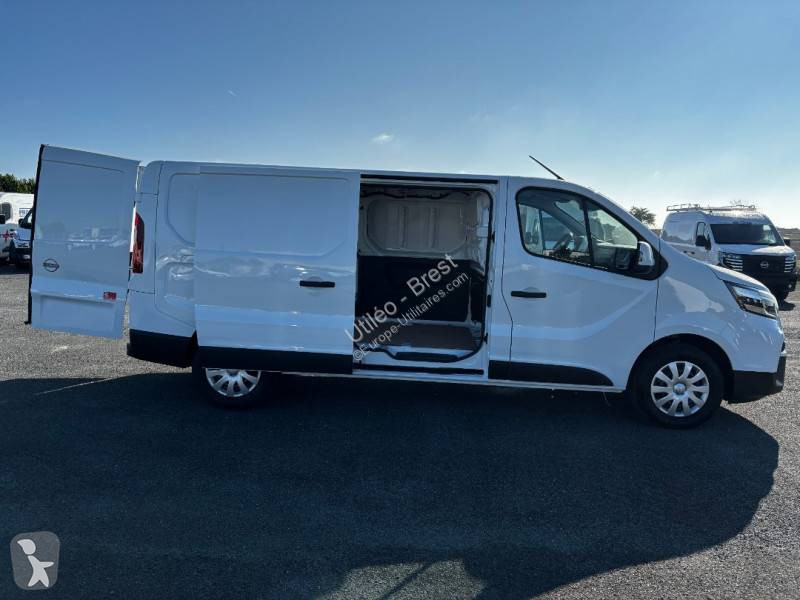 Véhicule utilitaire Nissan
