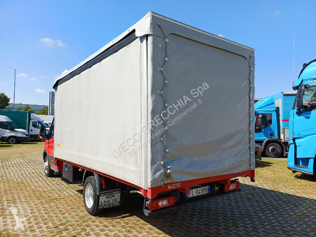 عربة نفعية Ford TRANSIT