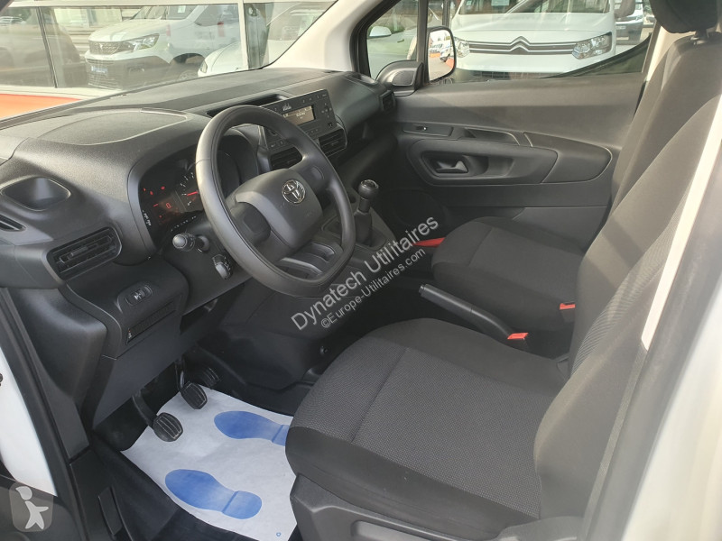 عربة نفعية Toyota CITY LONG 100 D-4D CABINE...