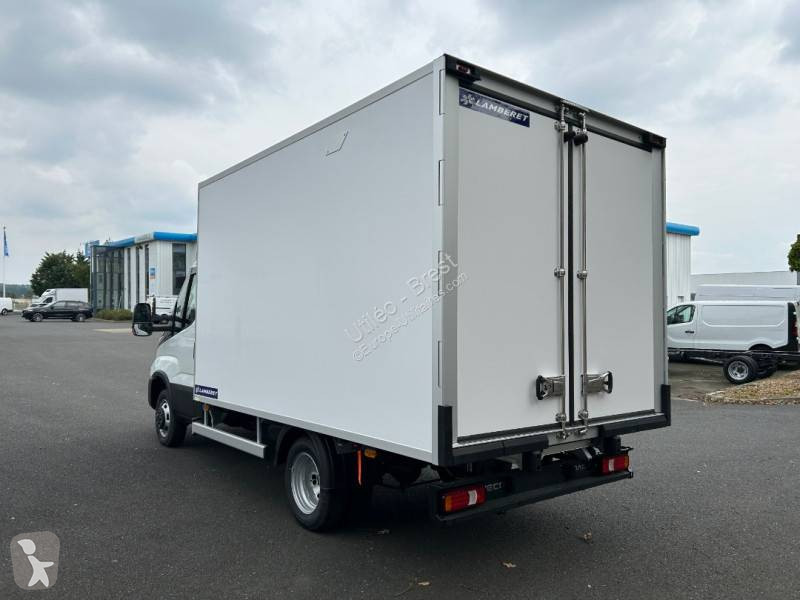 عربة نفعية Iveco