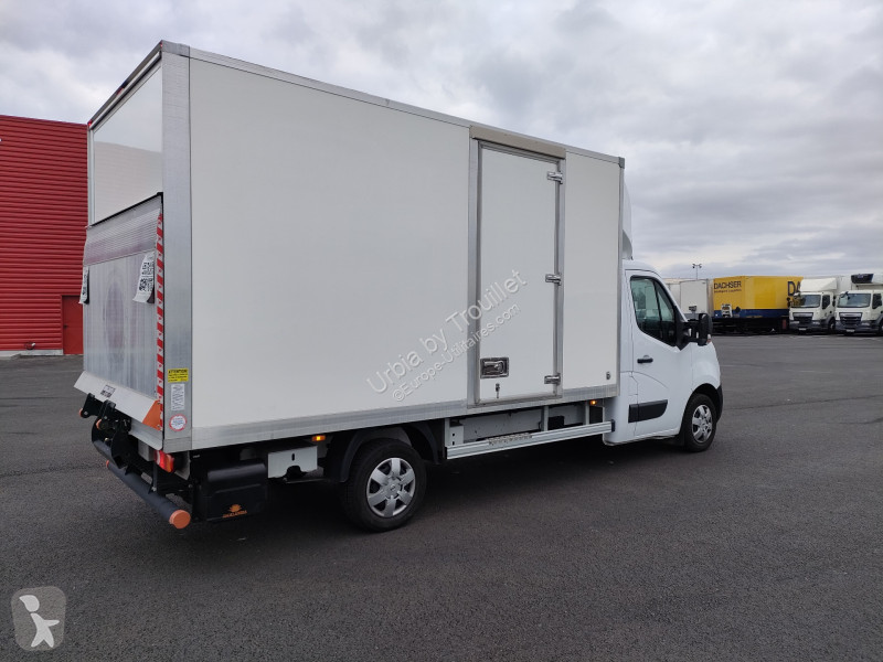 Samochód dostawczy Nissan CHASSIS CABINE