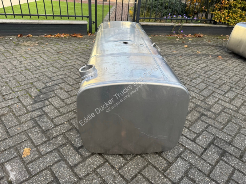 Samochód dostawczy DAF 2198106 690 LITER