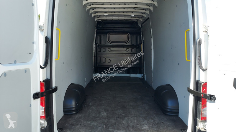 عربة نفعية Volkswagen CRAFTER FG BVA 35 L4H3...