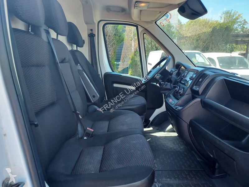 Véhicule utilitaire Peugeot BOXER FG 333 L1H1...