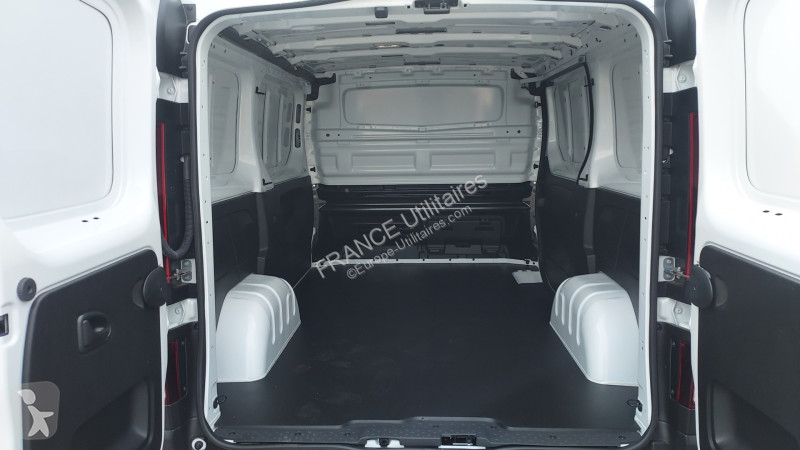 Véhicule utilitaire Renault TRAFIC III FG BVA...