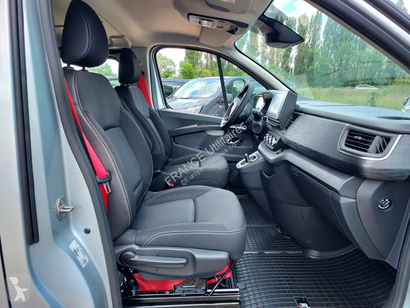 Véhicule utilitaire Renault TRAFIC III FG BVA...