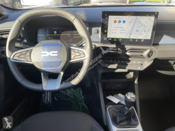 عربة رباعية الدفع / عربة نفعية رياضية Dacia