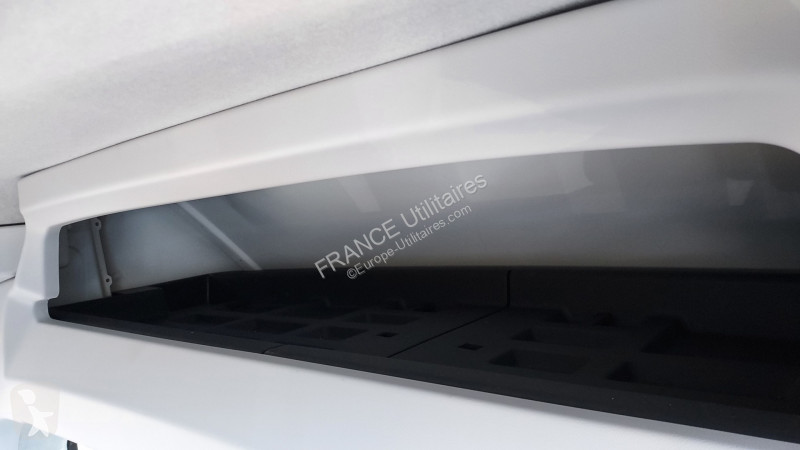Véhicule utilitaire Iveco DAILY 35S FG 7 PLACES...