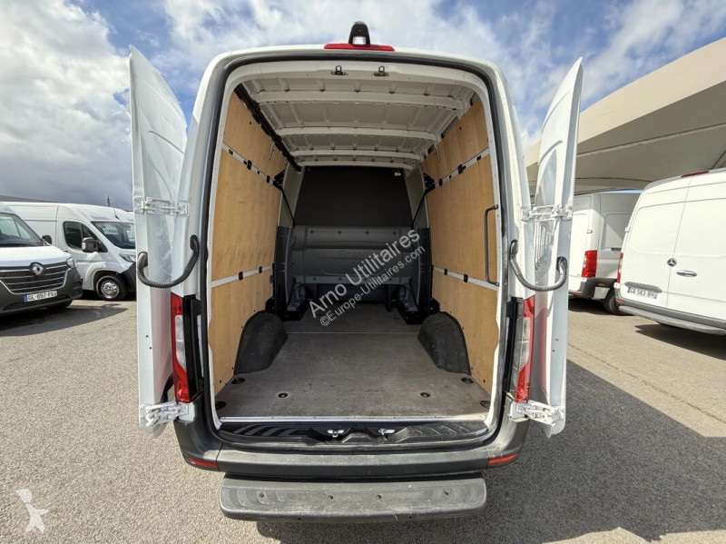 عربة نفعية Mercedes