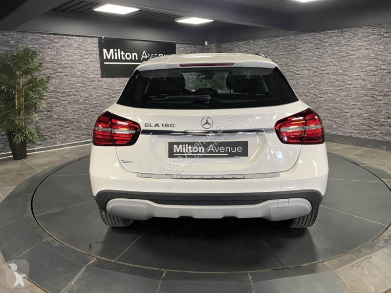عربة نفعية Mercedes GLA 180  Inspiration