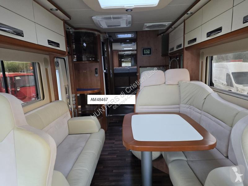 Véhicule utilitaire Carthago LINER DE LUXE 82 Q