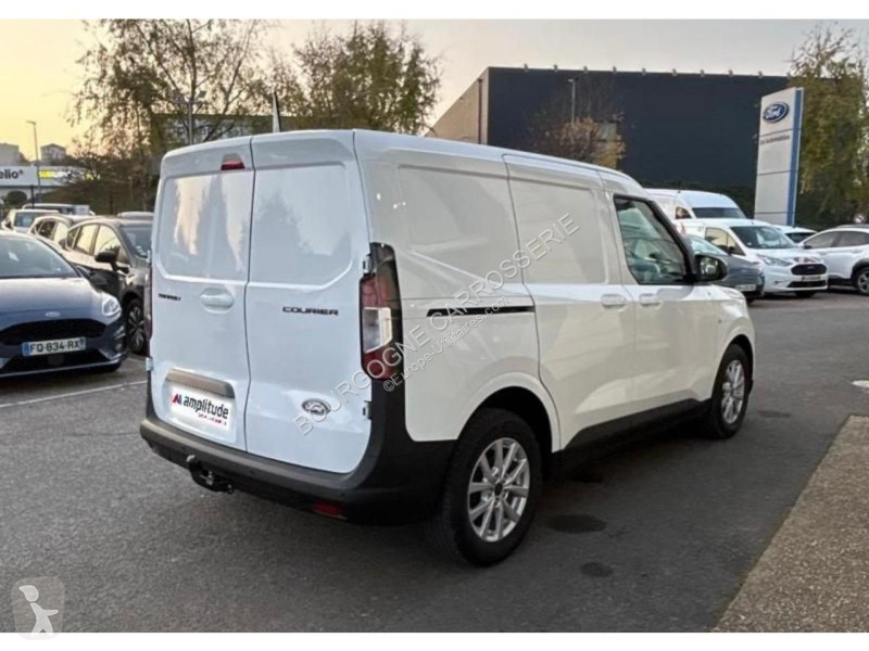 Véhicule utilitaire Ford TRANSIT...