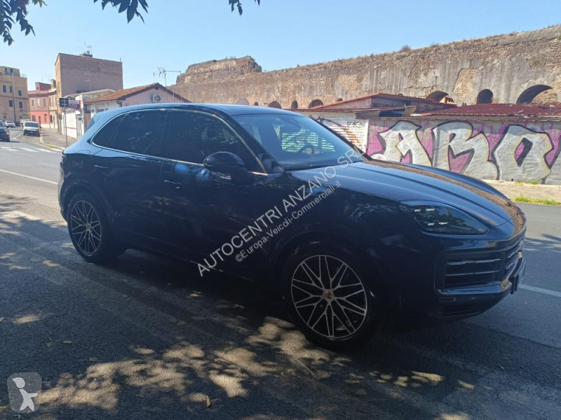 Véhicule utilitaire Porsche