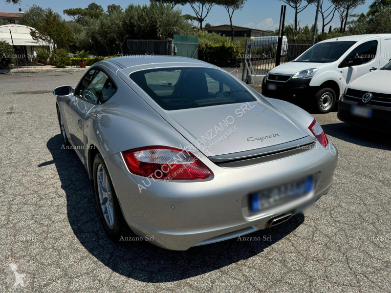 Samochód dostawczy Porsche Cayman Coupe