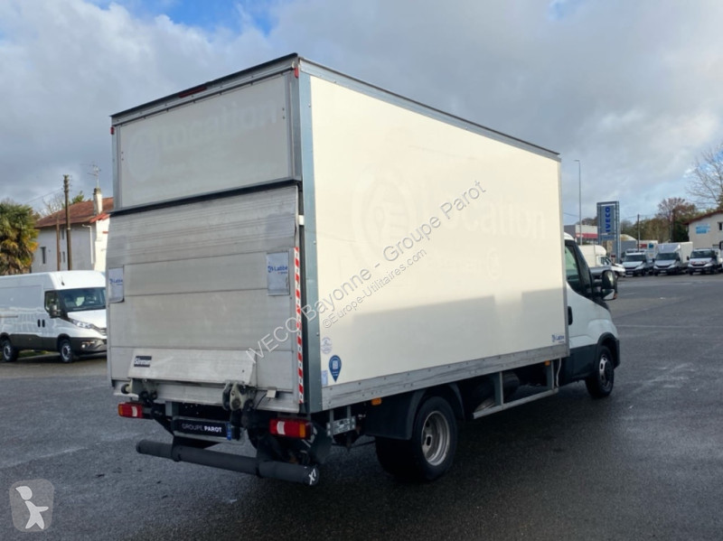 عربة نفعية Iveco 35C16H3.0 empattement 4100