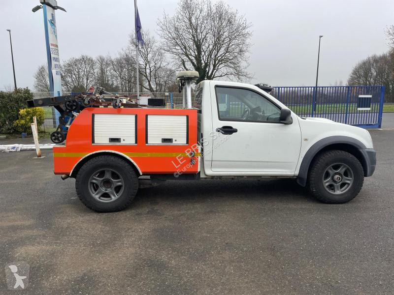 Véhicule utilitaire Isuzu PATROUILLEUR D-MAX...
