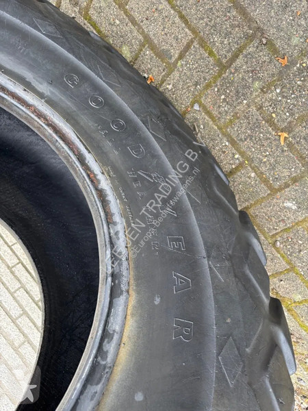 Samochód dostawczy Goodyear 23.1-26 used...