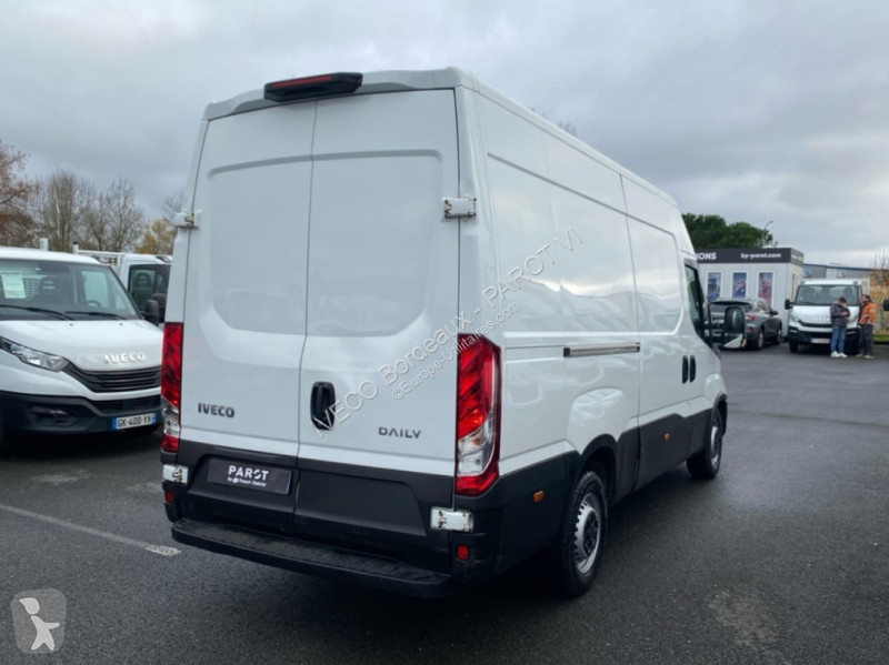 عربة نفعية Iveco 35S14H V12