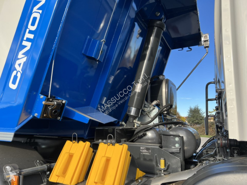 Samochód dostawczy Scania P500 XT 8X4