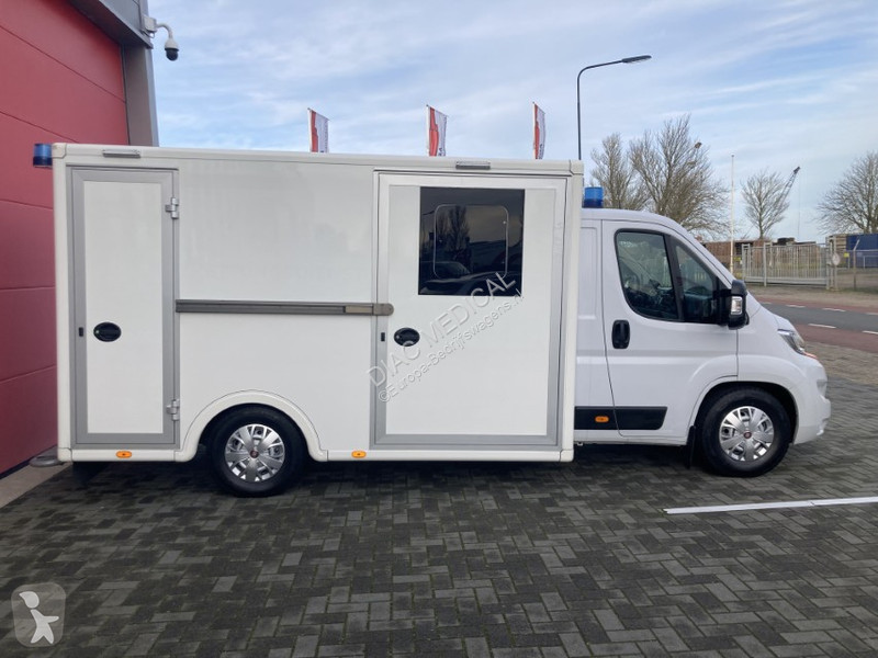 عربة نفعية Fiat Maxi Container Ambulance
