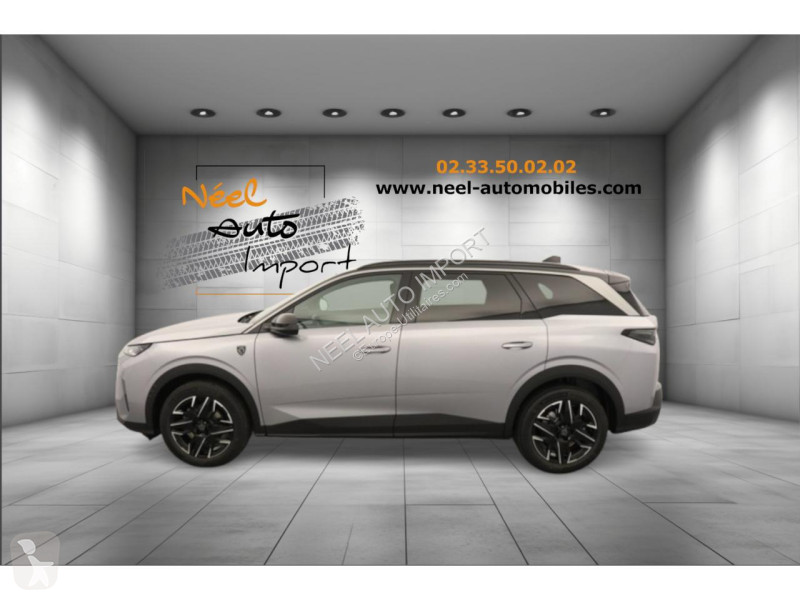 Véhicule utilitaire Peugeot 5008 1.2i Hybrid...