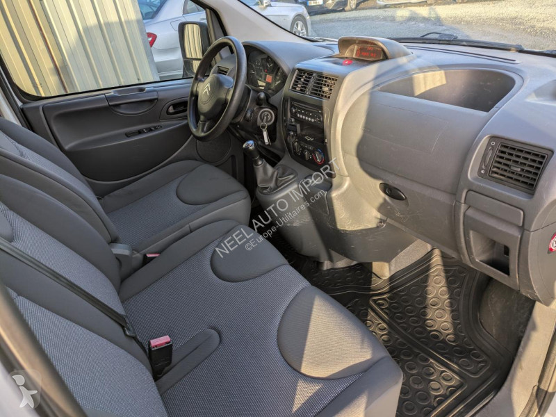 Véhicule utilitaire Citroën JUMPY II L2H1 1.6...
