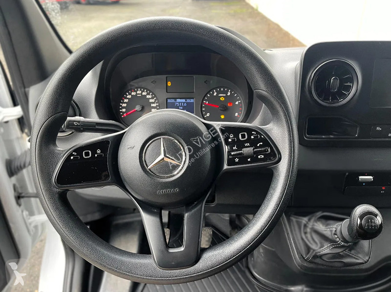 Samochód dostawczy Mercedes 315...