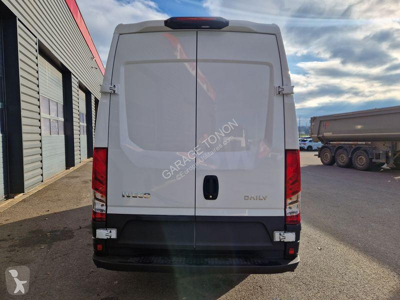 Véhicule utilitaire Iveco 35S14 GAZ GNC + ESSENCE