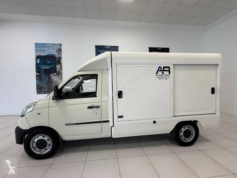 Véhicule utilitaire Piaggio NP6