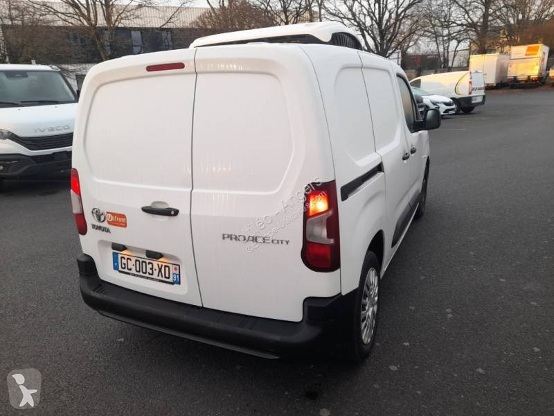 Véhicule utilitaire Toyota