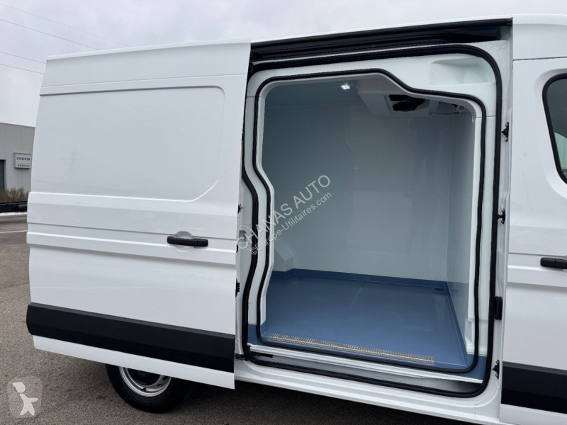 Véhicule utilitaire Renault L2H2 150 CV GROUPE...