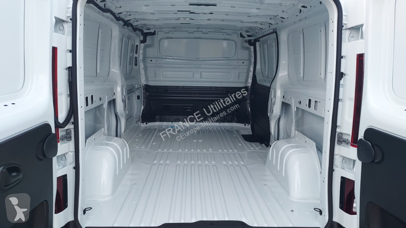 Furgoneta Renault TRAFIC III FG BVA RED L2H1 3T...