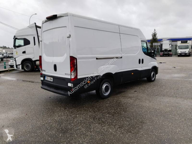 عربة نفعية Iveco