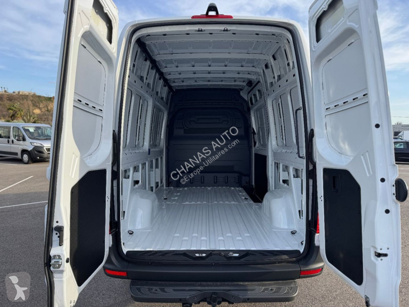 Véhicule utilitaire Mercedes 317 CDI 37 3.5T...