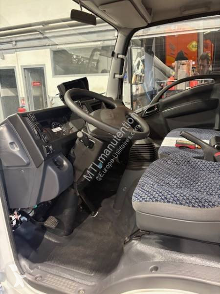 Véhicule utilitaire Isuzu