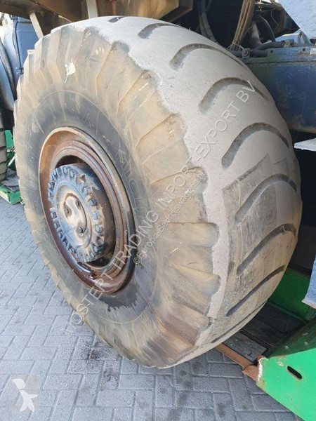 Véhicule utilitaire Michelin 29.5 R29 Michelin...