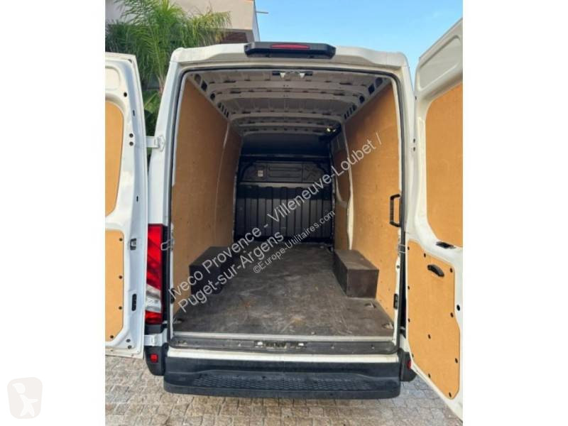 عربة نفعية Iveco