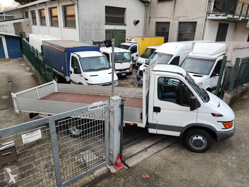 عربة نفعية Iveco