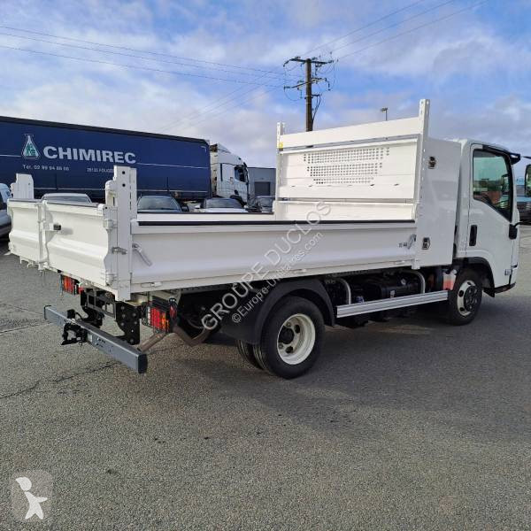 Véhicule utilitaire Isuzu